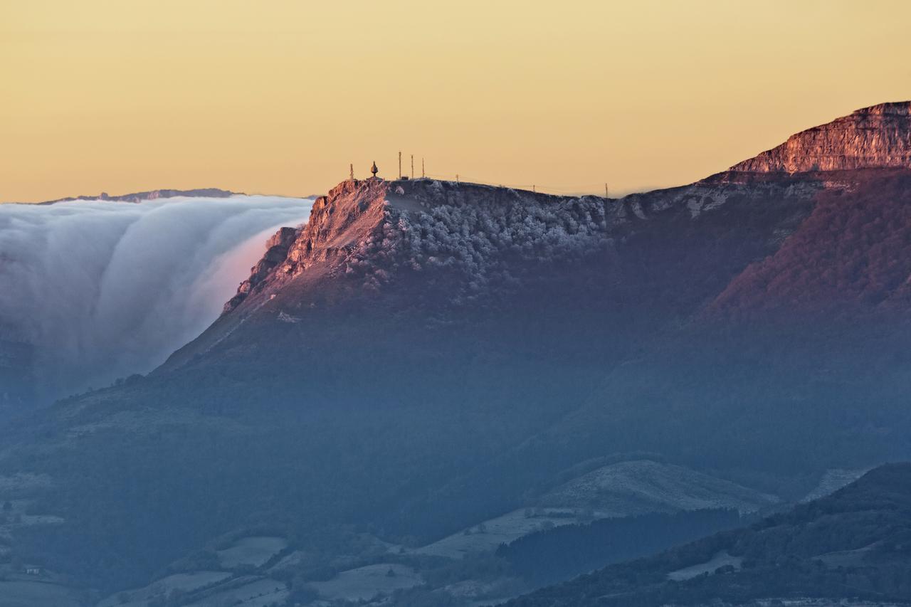 Ciudad De Orduña Buitenkant foto