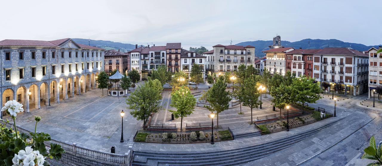 Ciudad De Orduña Buitenkant foto
